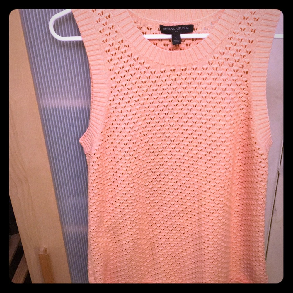 A Banana Republic Large knit tank top